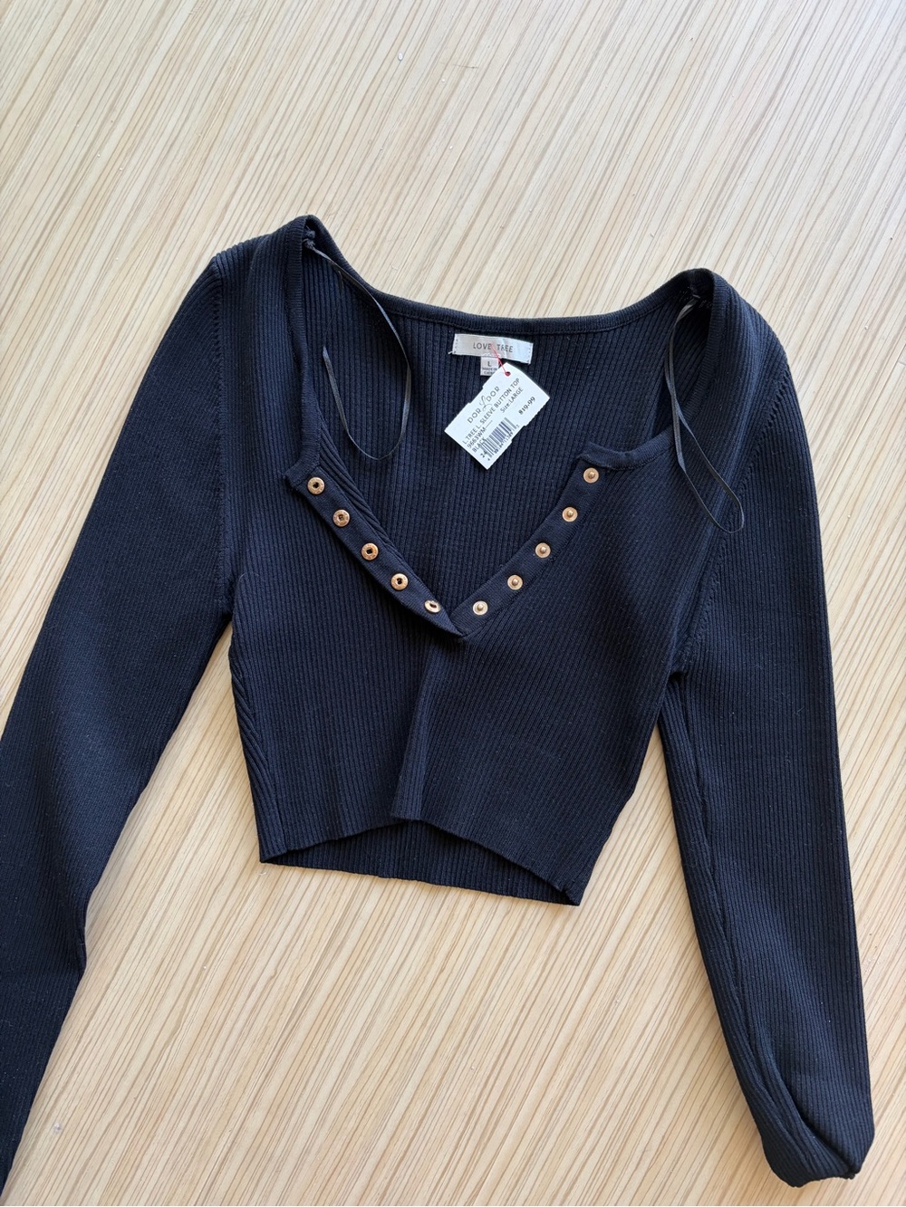 Love Tree Black Ribbed V-Neck Button-Trim Long Sleeve Crop Top